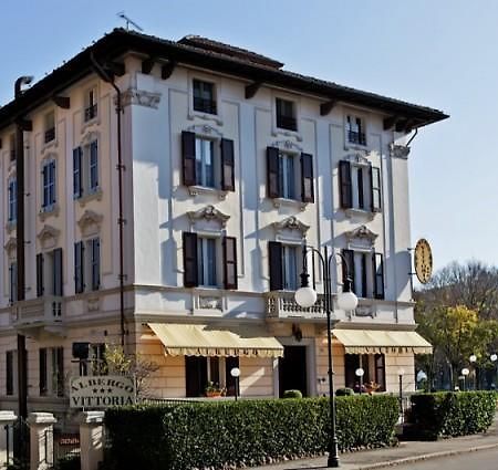 Albergo Vittoria Салсомаджоре Терме Екстериор снимка